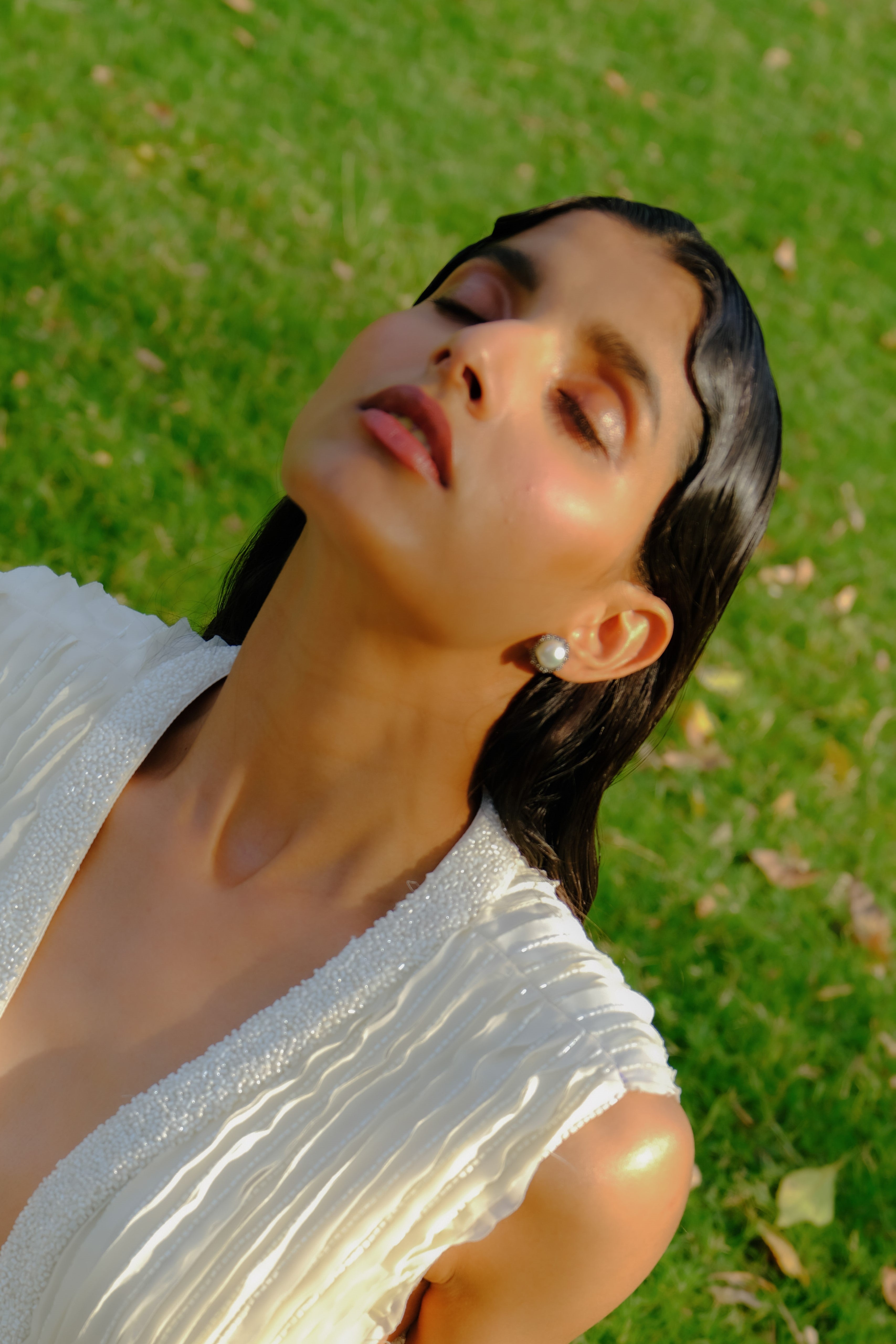 Pearl Cup Studs Meteorite Black