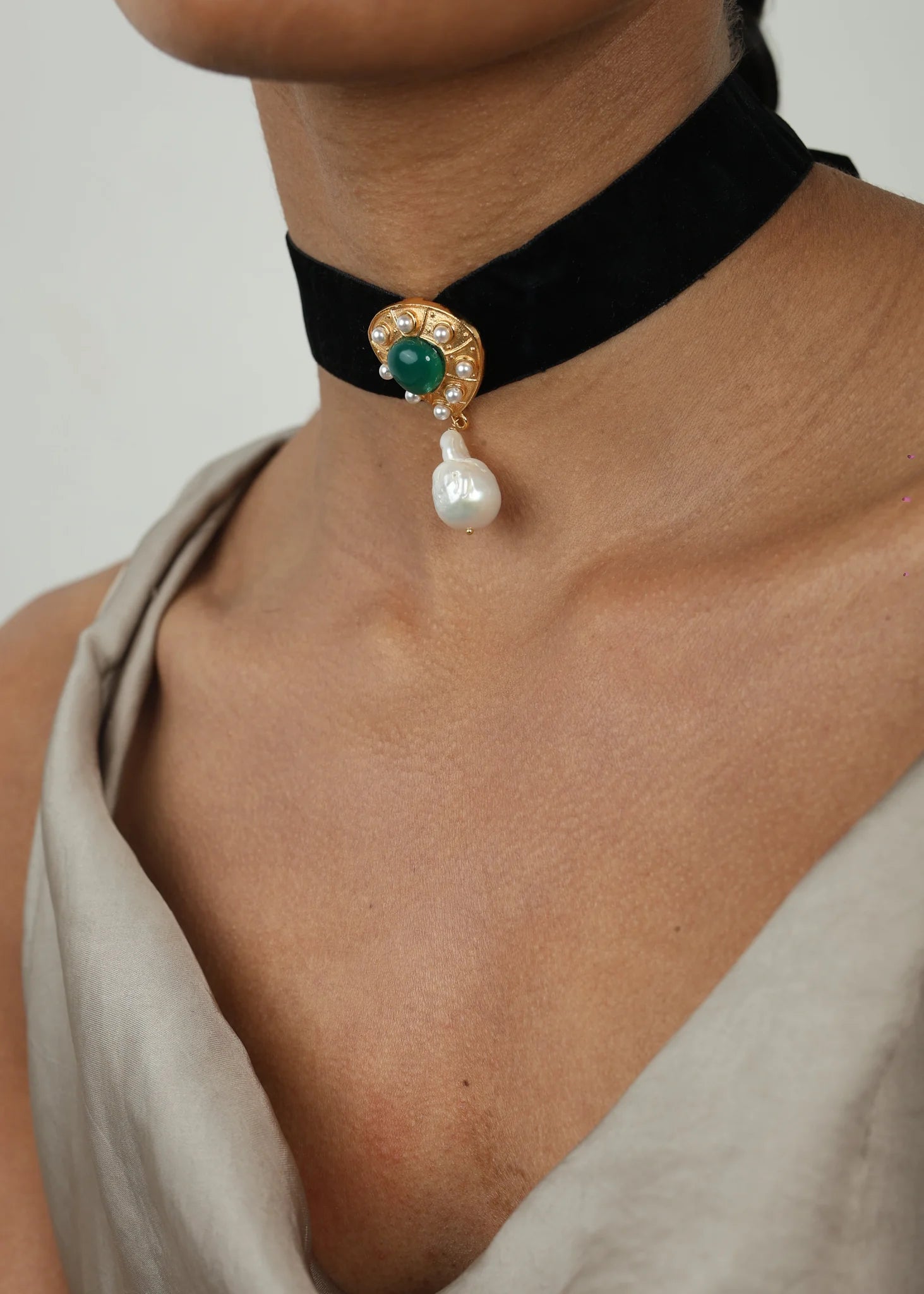 CLAUDIA PENDANT NECKLACE