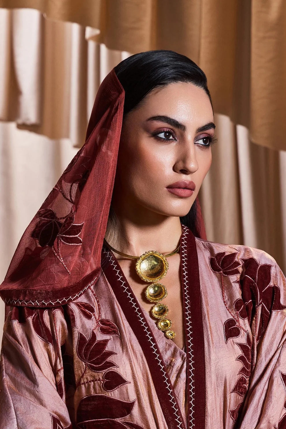 Cascade Neckpiece Gold