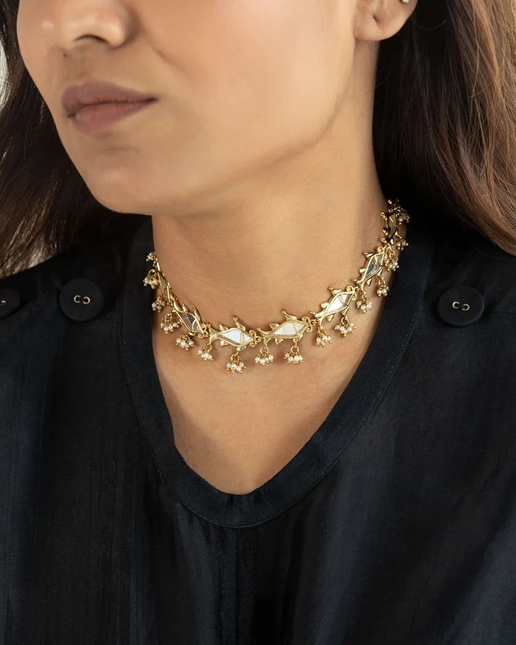 Darpan Meen Choker