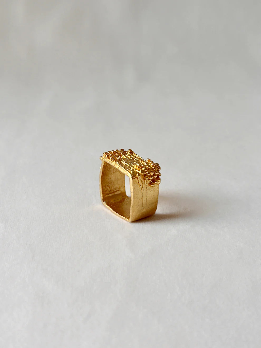 Manthan Square Ring Gold