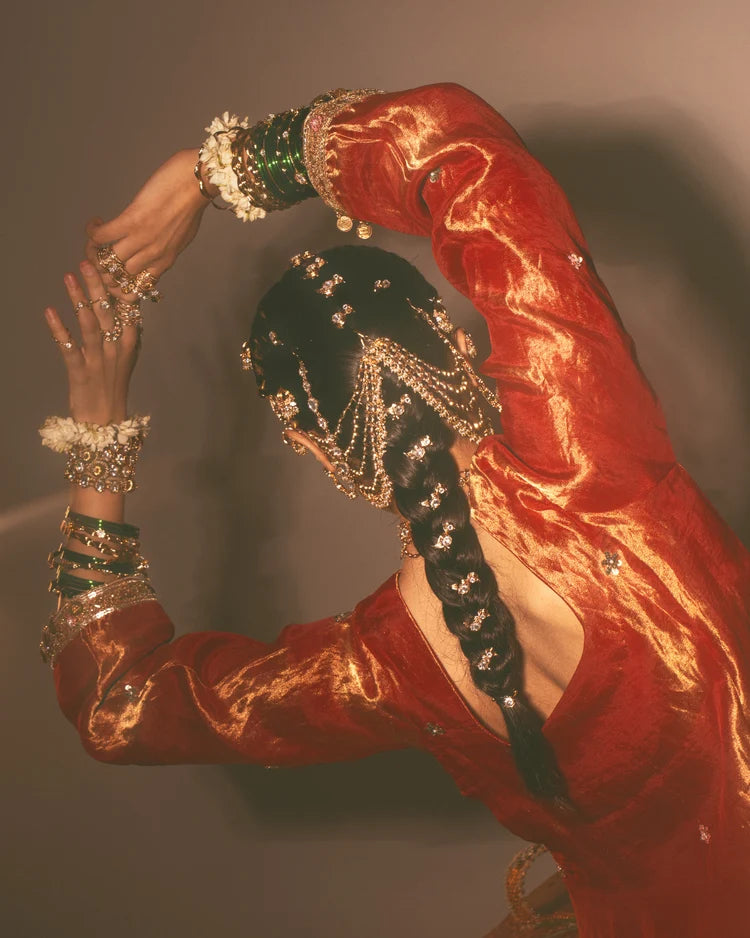 Mogra Bageecha Sahara in Pearls and Gold