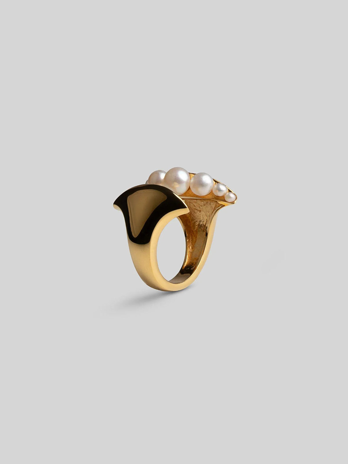 Noira Pearl Ring