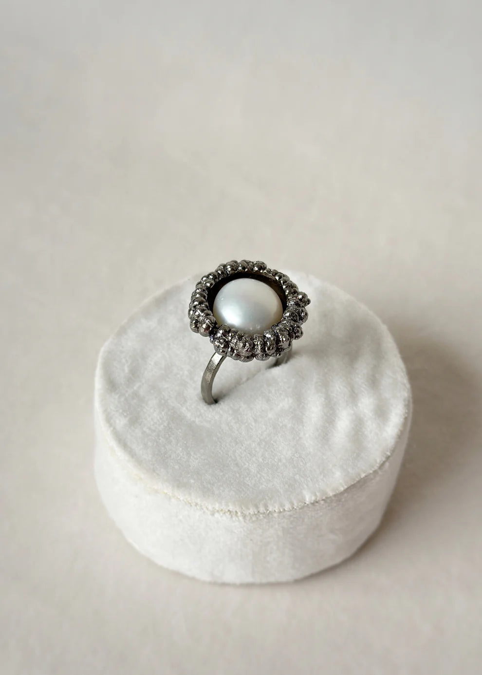 Reef Pearl Ring Meteorite Black