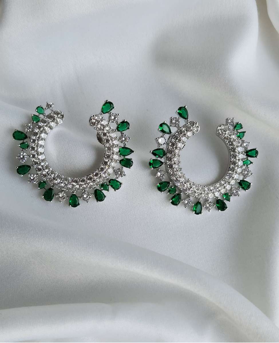 Royal crescent Emerlad diamond earring