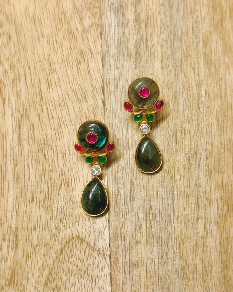 ROYAL MUSE EARRINGS