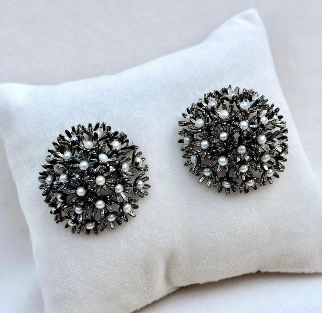 SUNSHINE MIDI STUDS WITH PEARLS