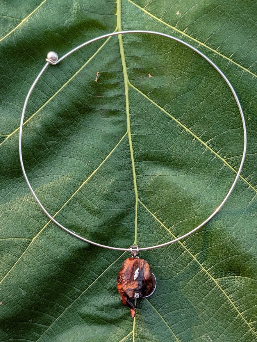 NOAH NECKLACE