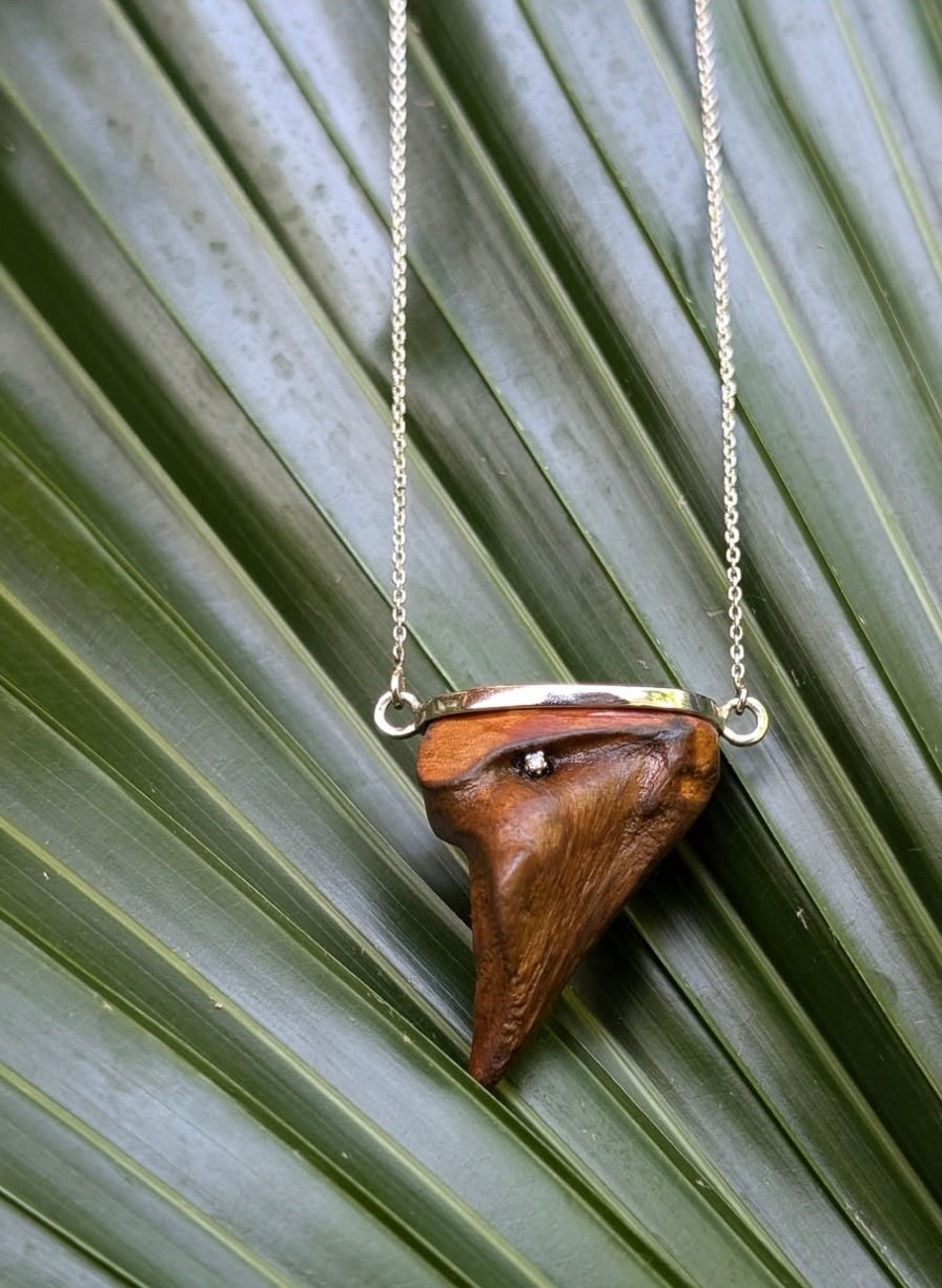 AVA PENDANT