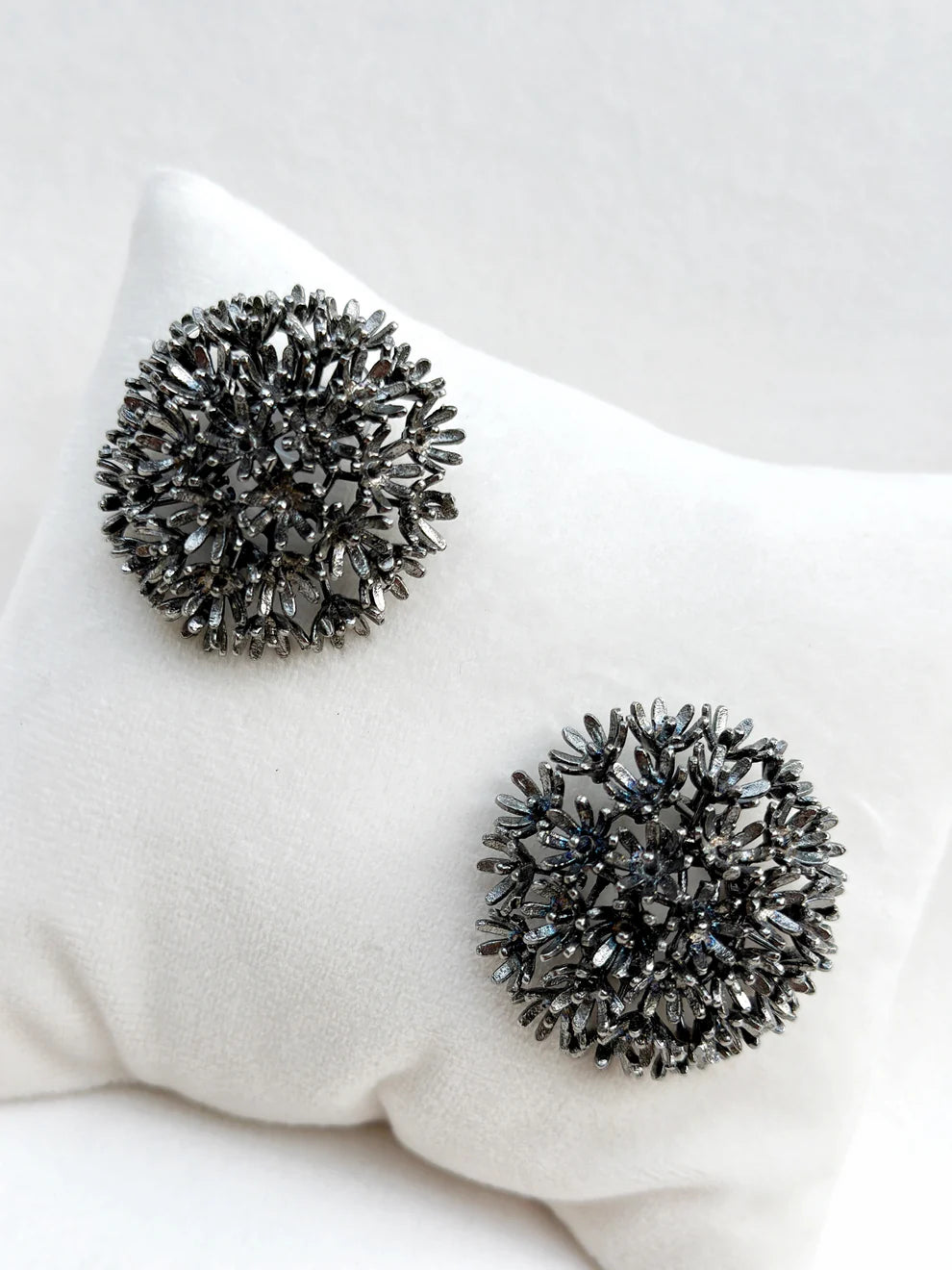 Springtime Sunshine Studs Black