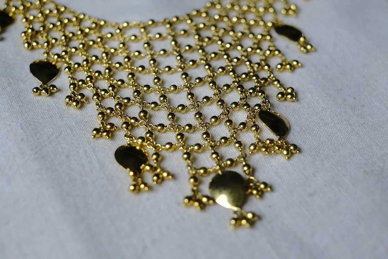 JHALAR CHOKER