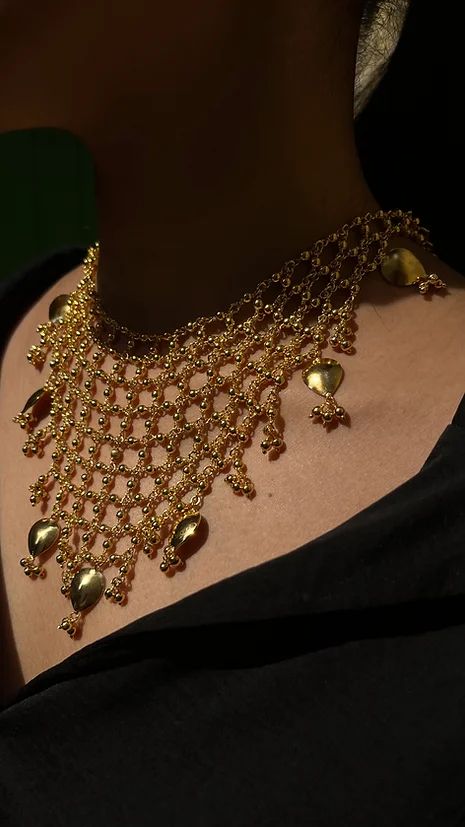JHALAR CHOKER