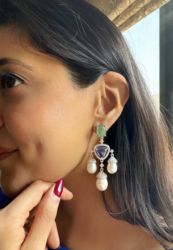 Isadora Pearl Earrings