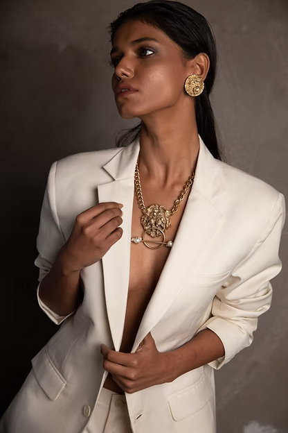 AMRI STUDS
