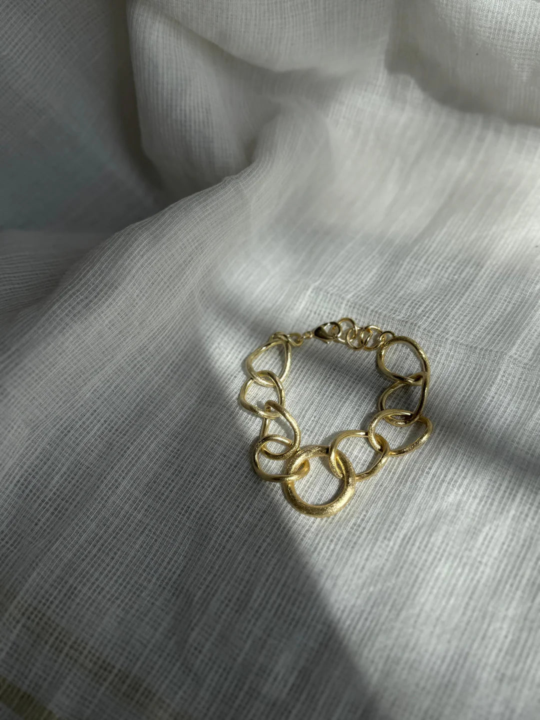 Aura link chain bracelet