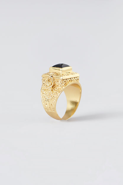 Black stone poison ring