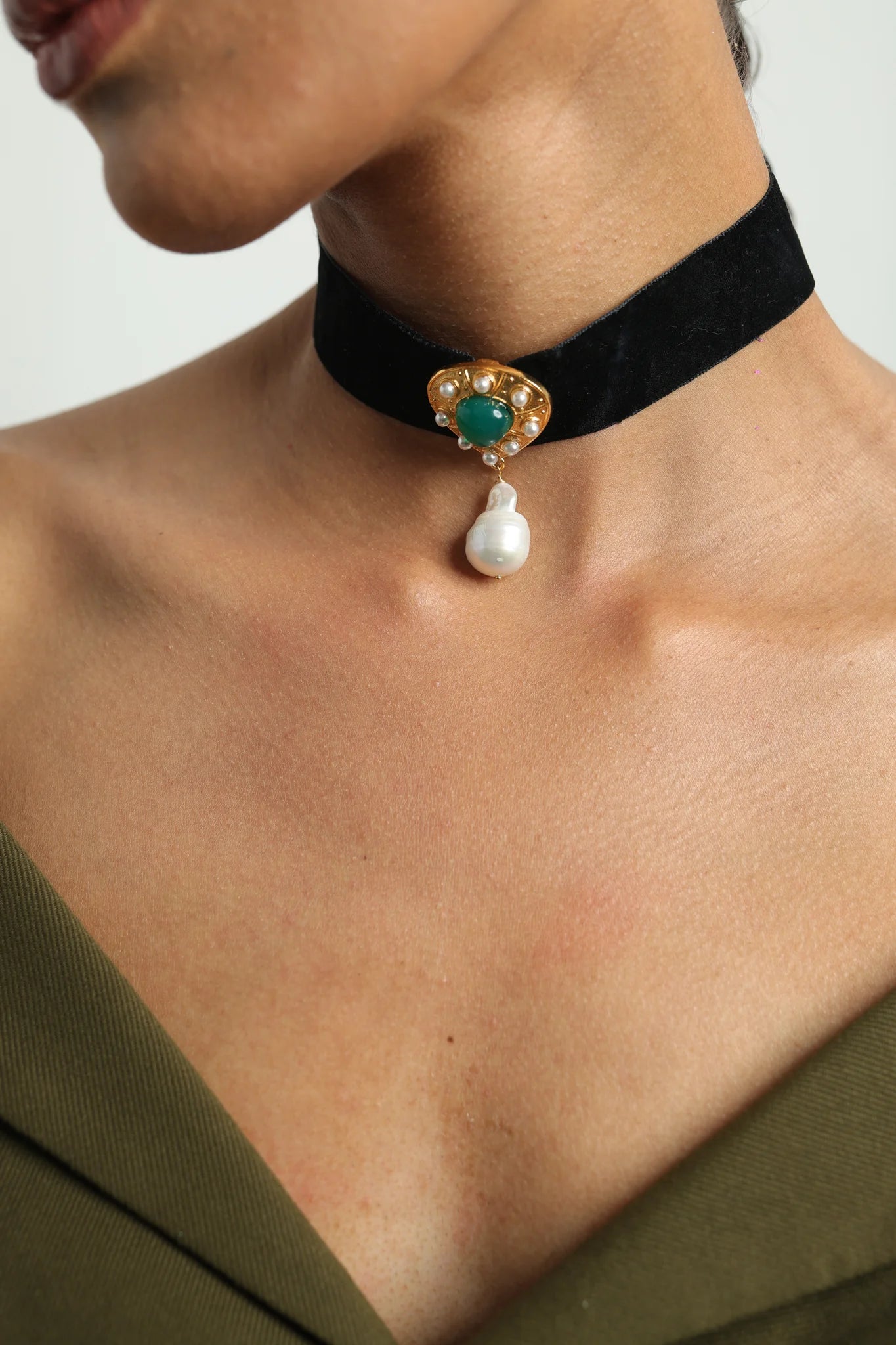 CLAUDIA PENDANT NECKLACE