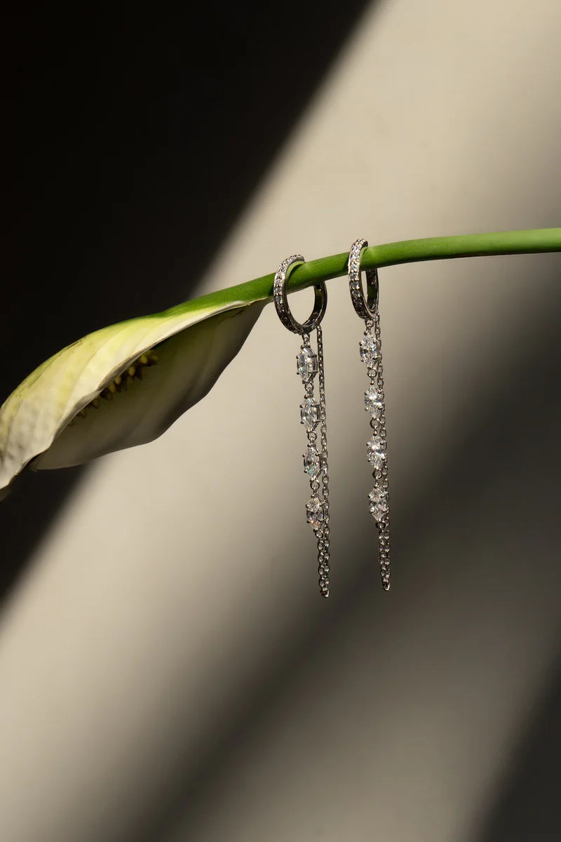 DIAMOND LOOP CHAIN HOOPS