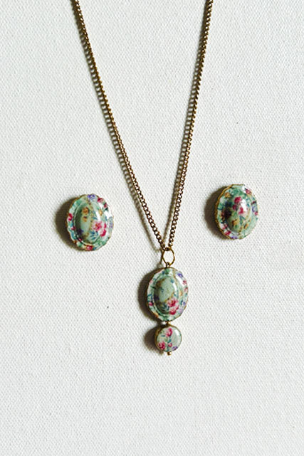 Firdaus Pendant Set