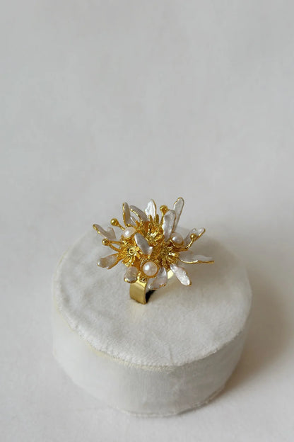 Flowerburst Ring - Snowy White