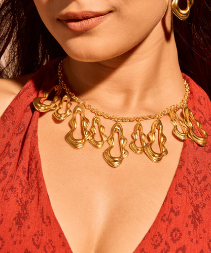 Fluid Curve Necklace