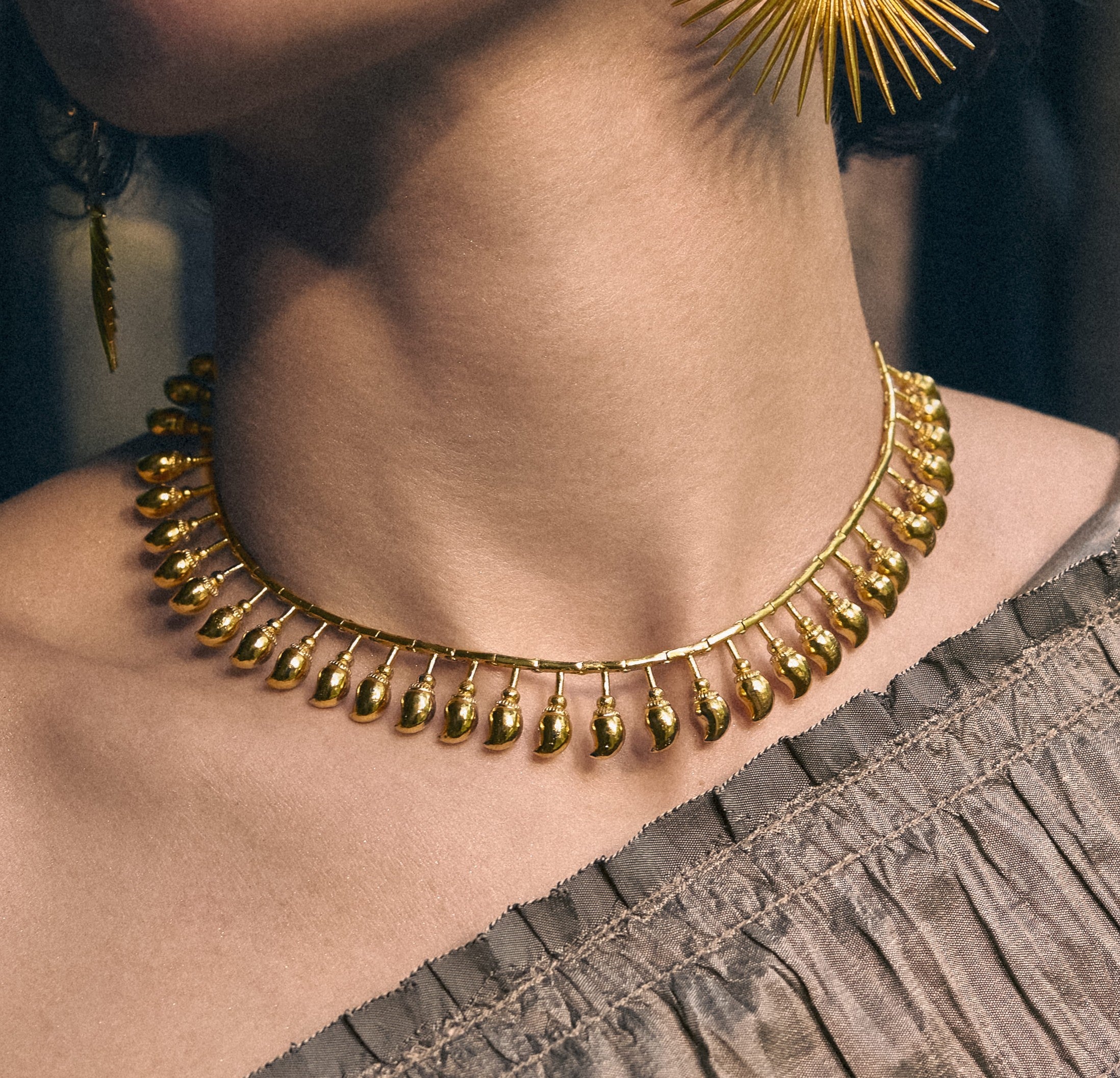 Golapkhash Neckpiece