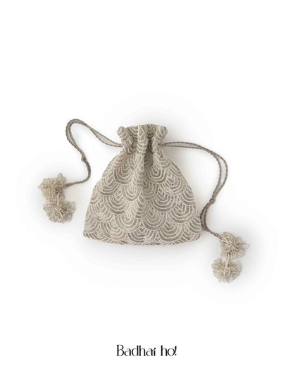 Grand Palais Pearl Potli