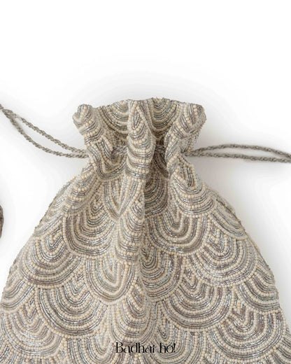 Grand Palais Pearl Potli