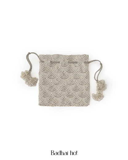 Grand Palais Pearl Potli