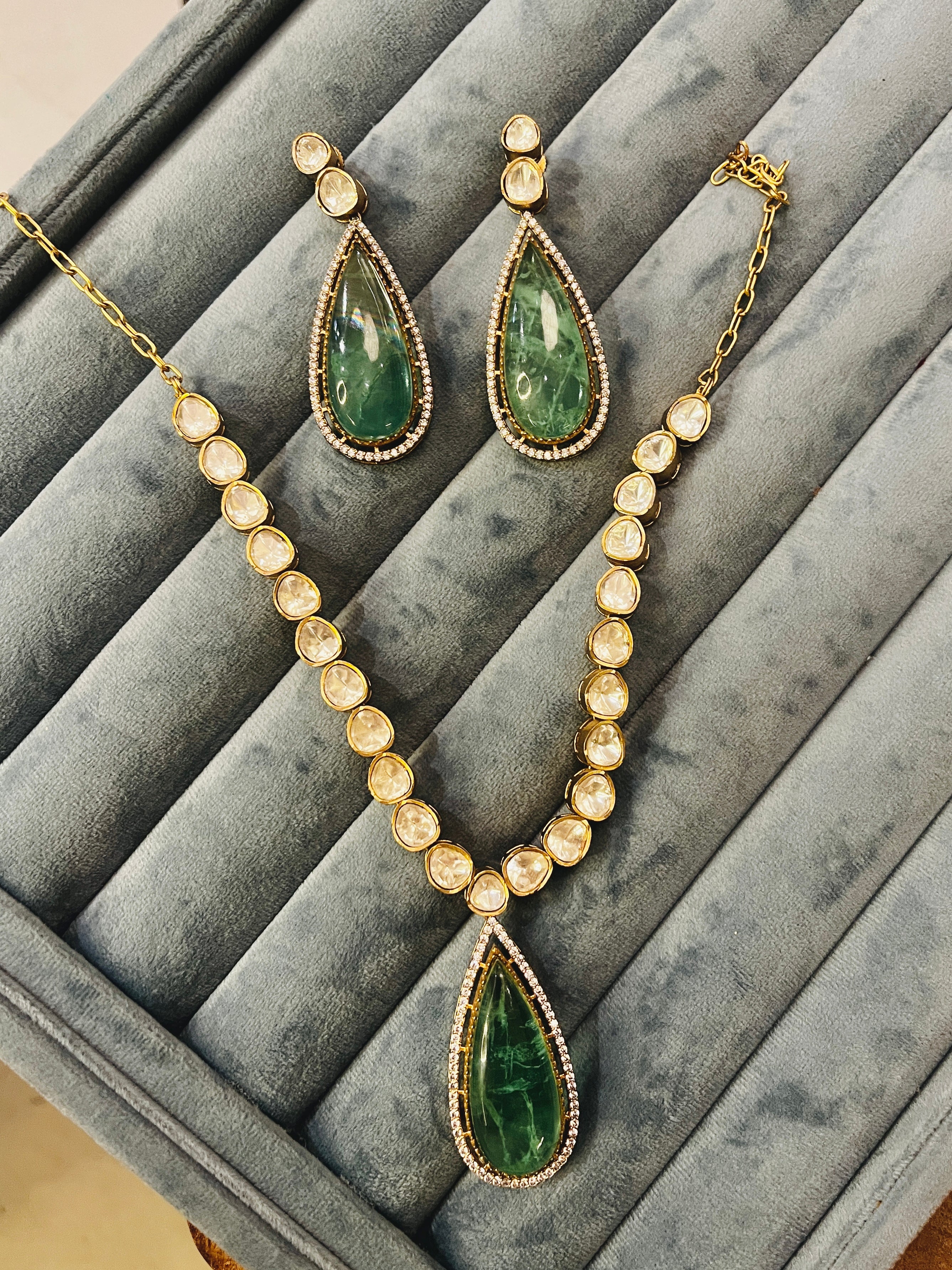 GOLDEN DEWDROP SET