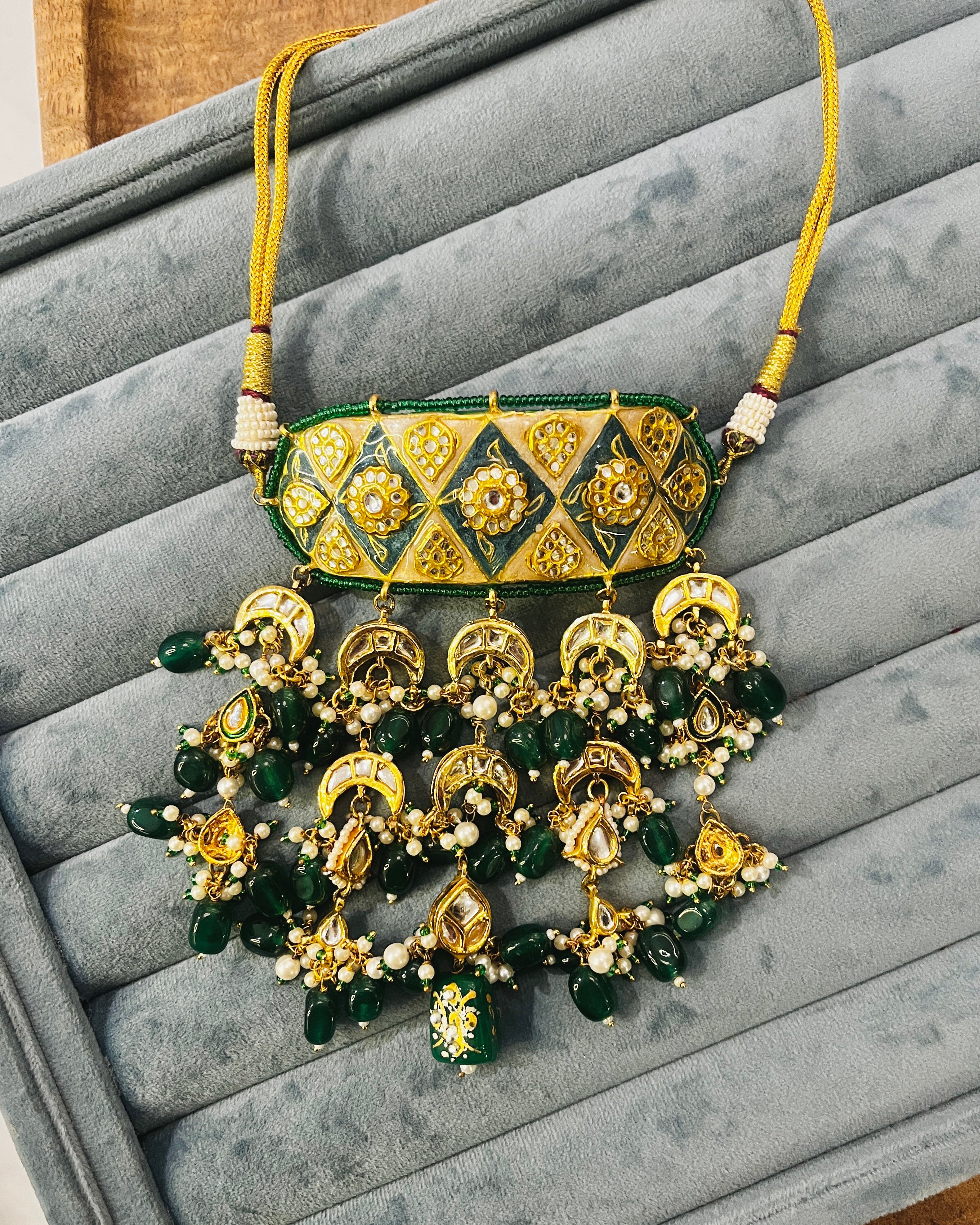 Smara Viraasat choker