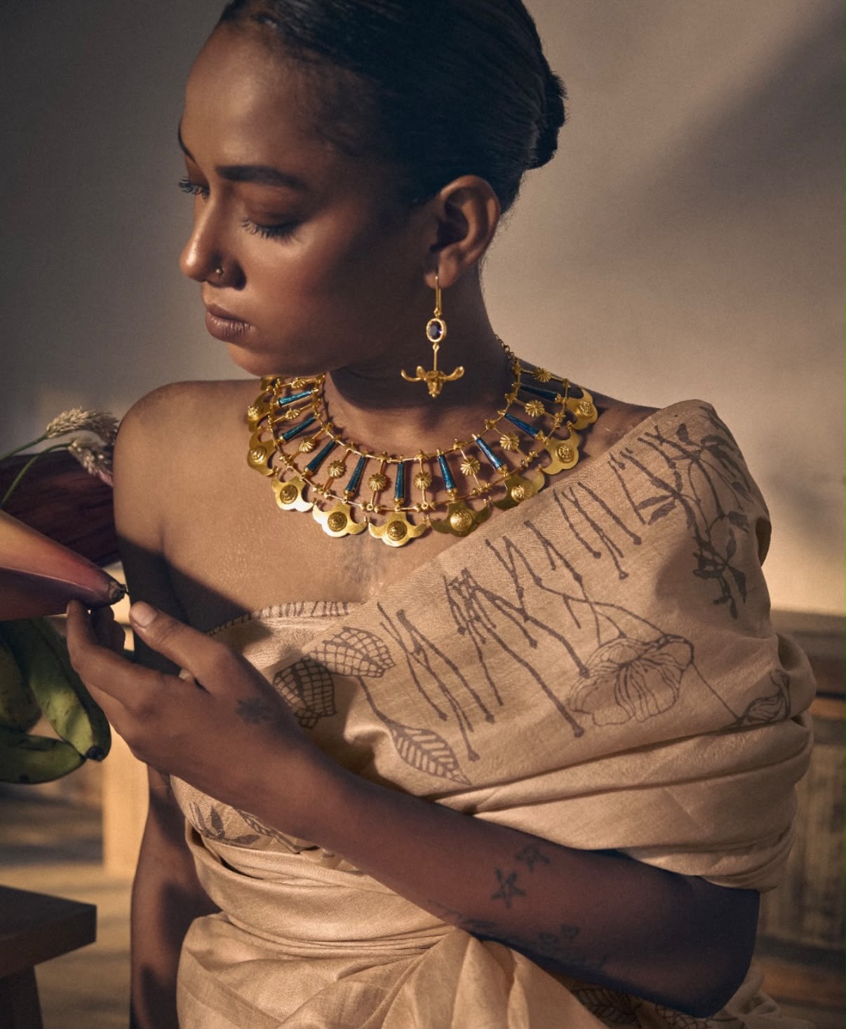 Himel Neckpiece