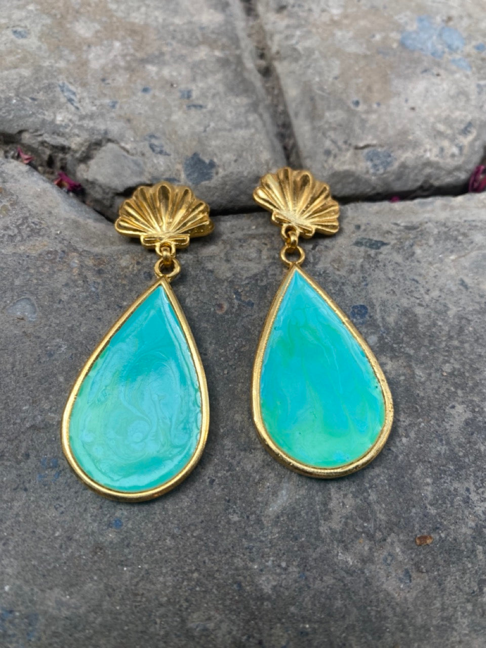 GREEN OVAL DROPS EARRINGS