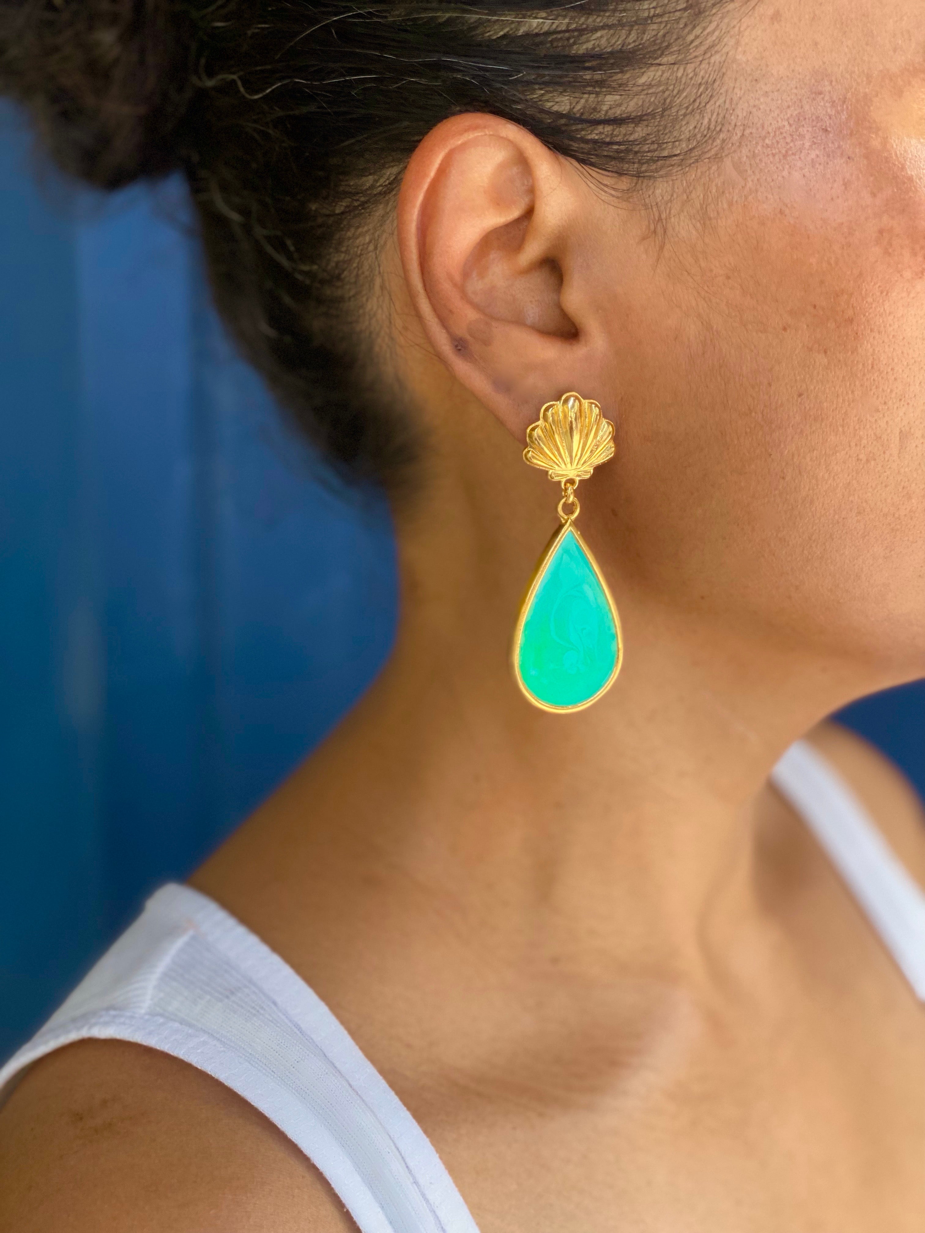 GREEN OVAL DROPS EARRINGS