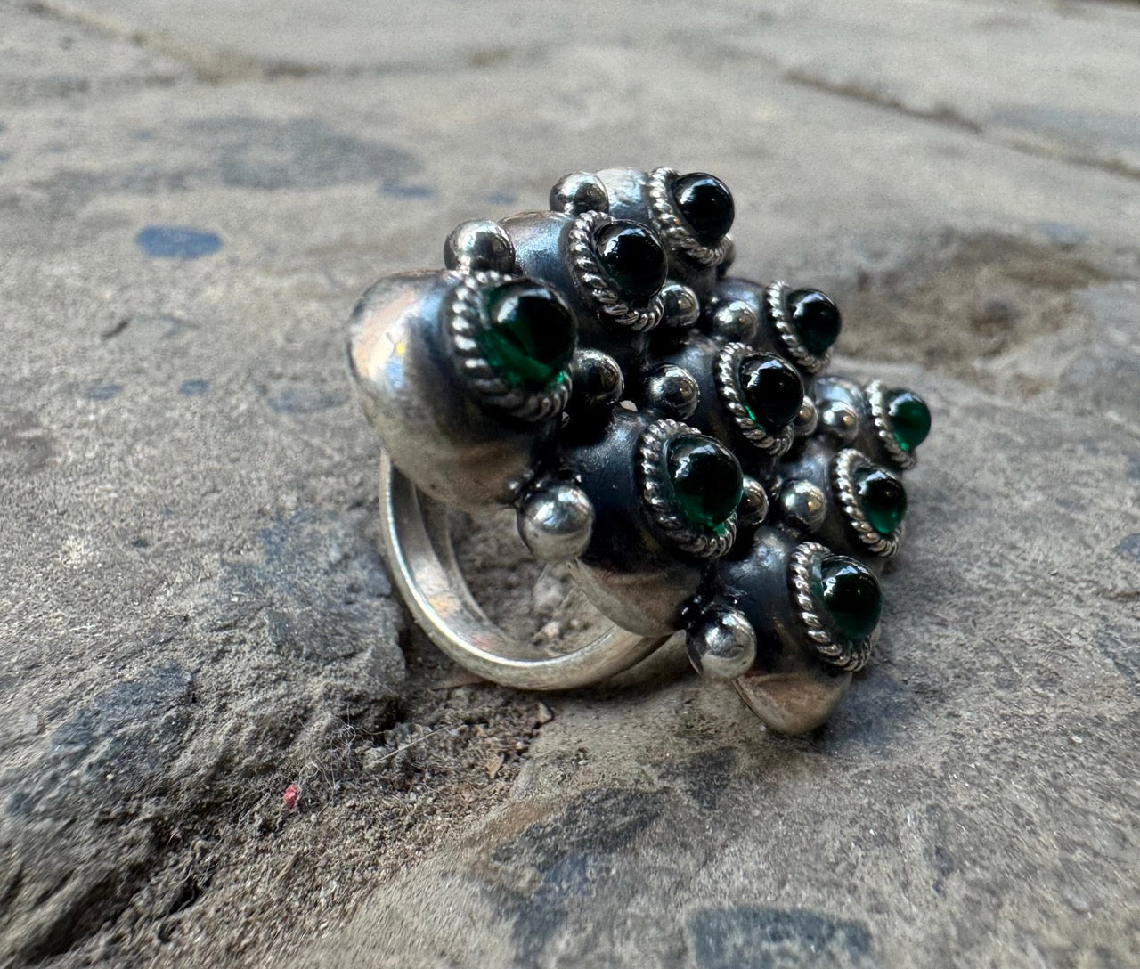 SILVER GREEN RING