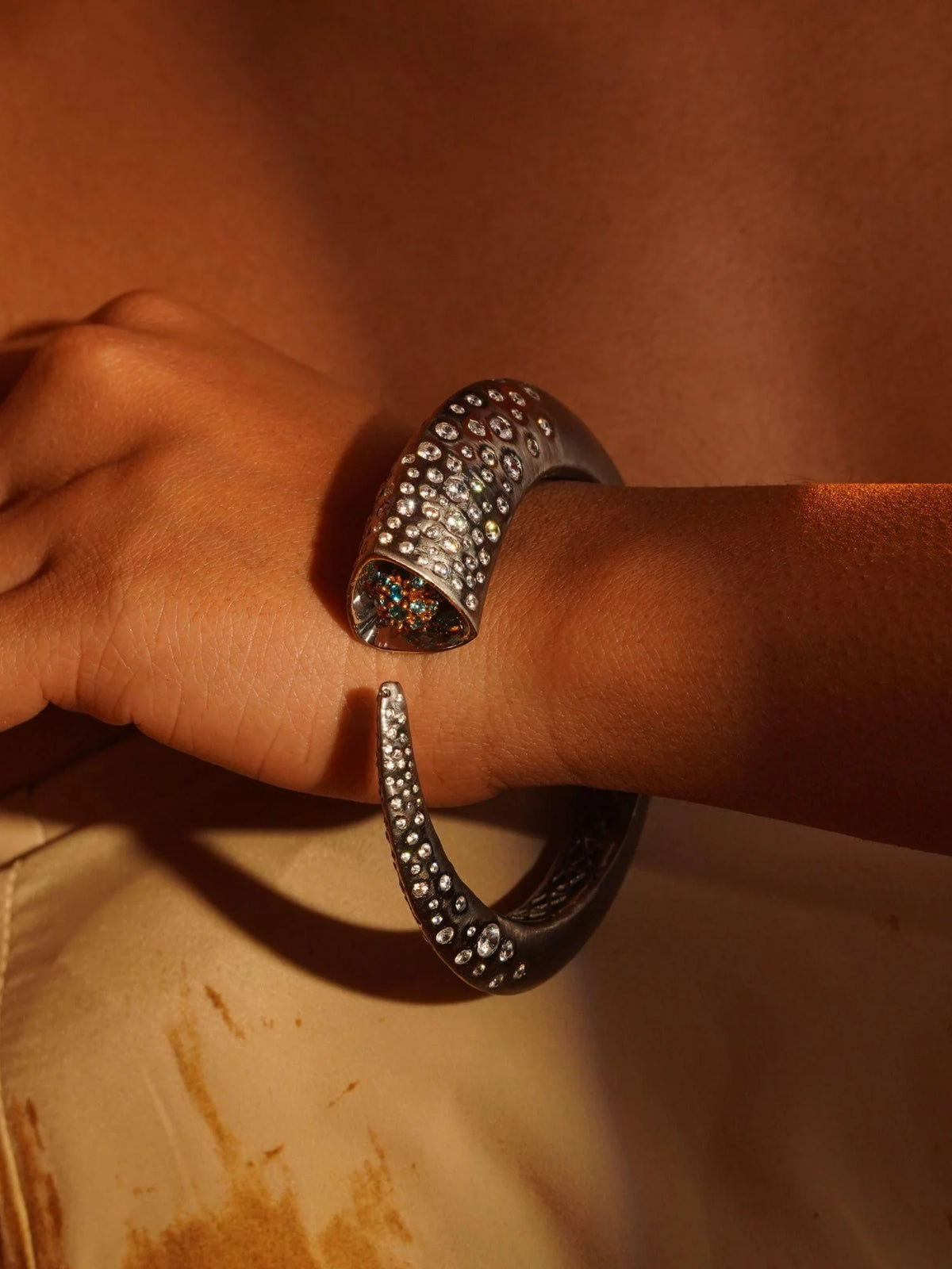 Irodori Bangle Black