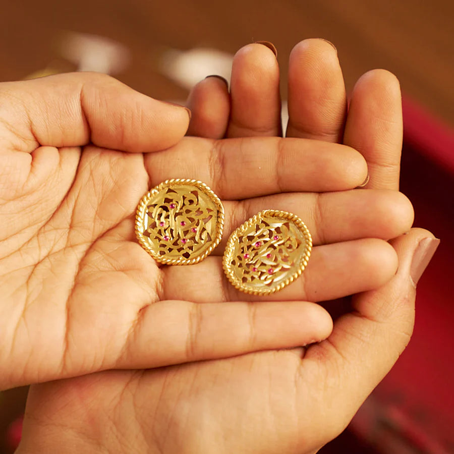 Kiara Small Gold Studs