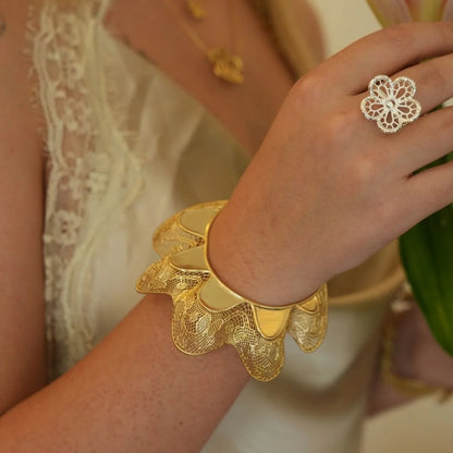 Lace Frill Bangle