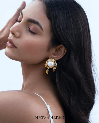 Mini Twiddle Pearl Studs