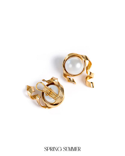Mini Twiddle Pearl Studs