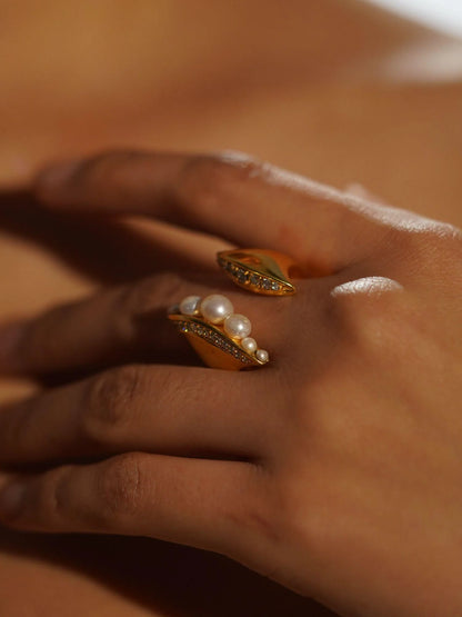 Noira Pearl Ring