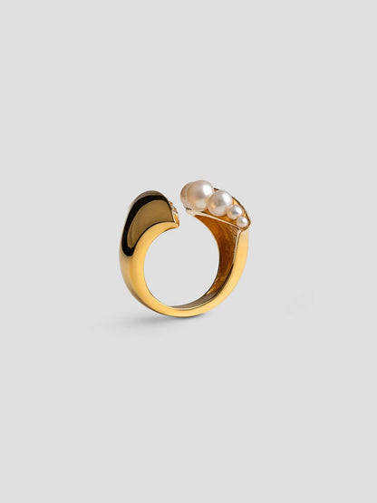 Noira Pearl Ring