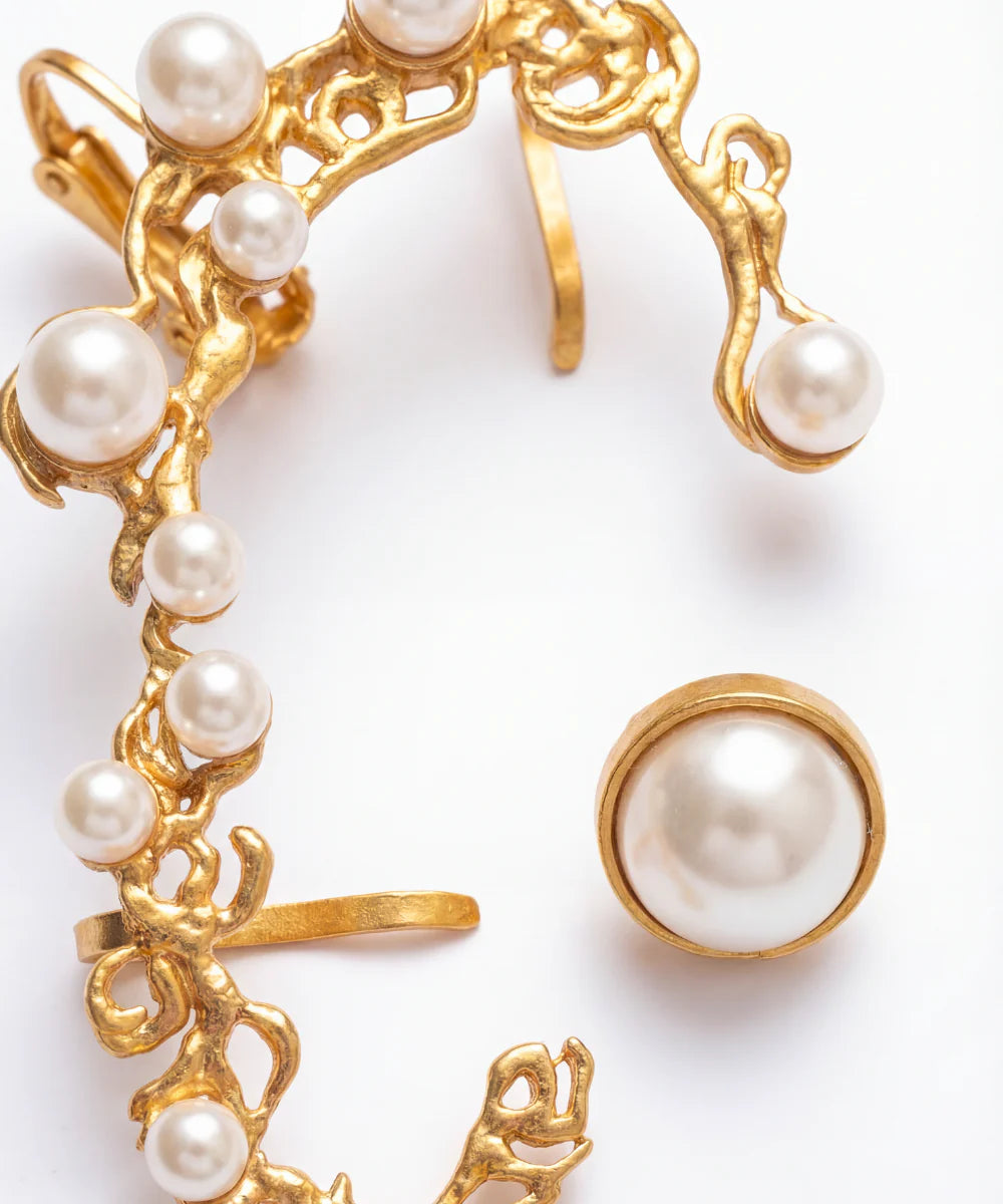 Rosette Pearl Ear Climber