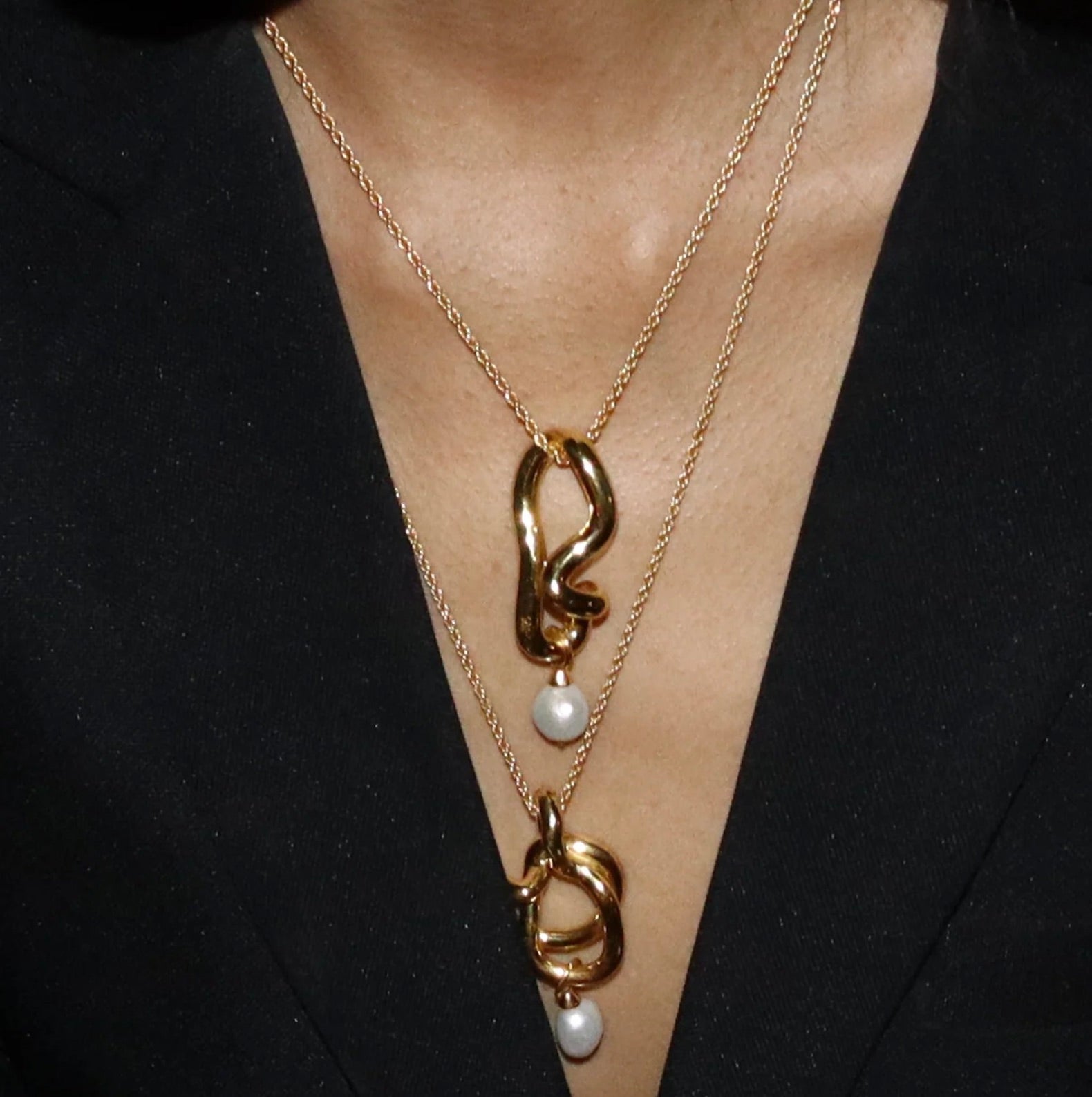 FREEFORM PEARL DROP PENDANT NECKLACE