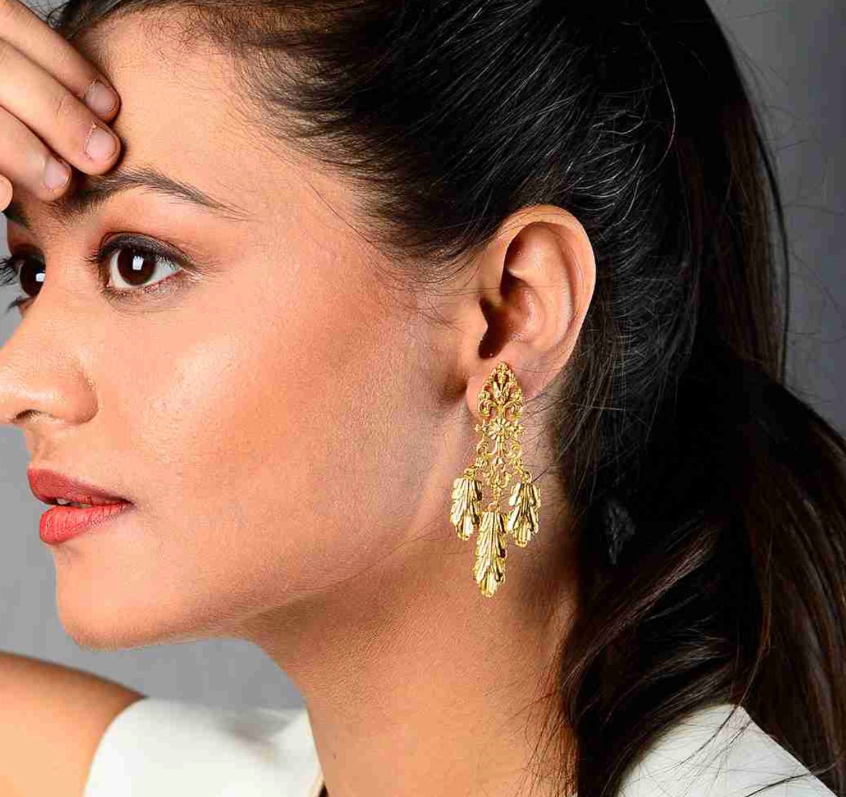 BELLA FLORAL EARRINGS