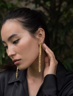 TEXTURED LONG EARRINGS