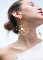 Load image into Gallery viewer, PEARL PETAL EARRINGS
