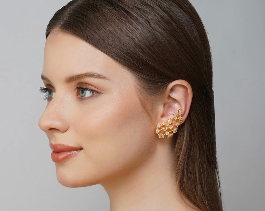 LUMINOUS CRYSTAL STUD EARRINGS