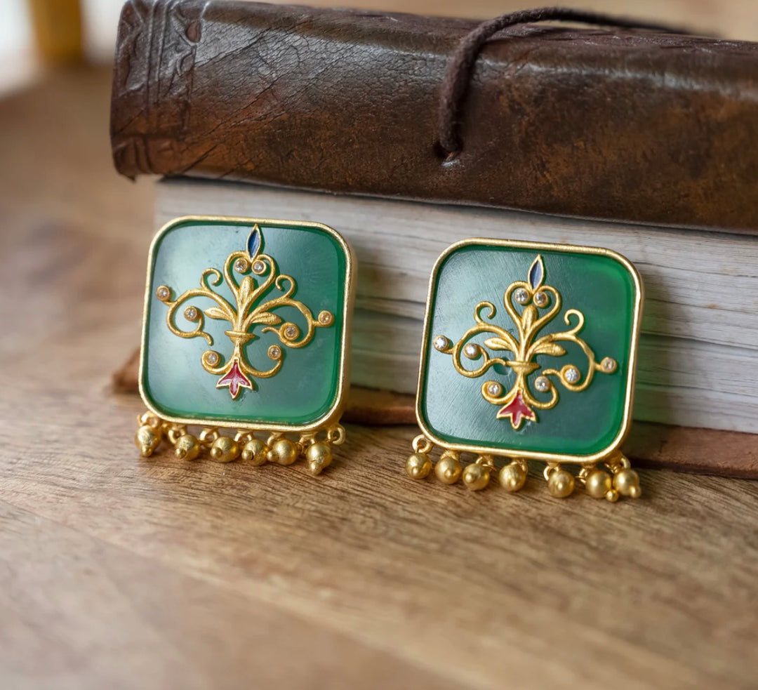 DREAM OF THE PAST GREEN ONYX STUD EARRINGS