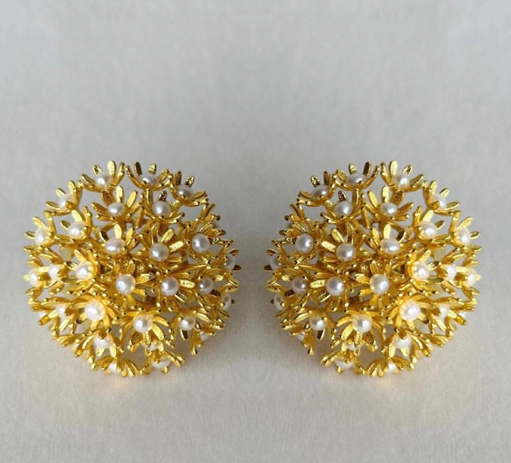 SUNSHINE MINI GOLD STUDS WITH PEARLS